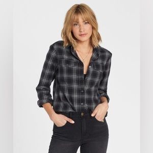 Billabong flannel button down shirts